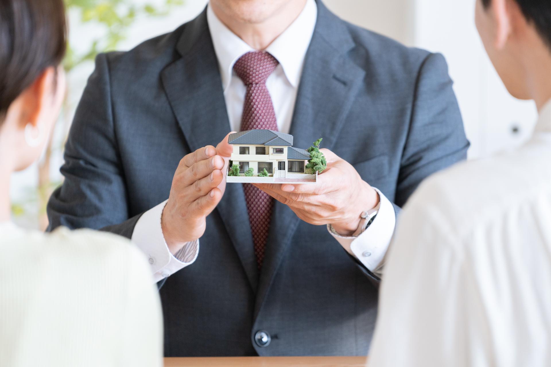 不動産の社員の画像